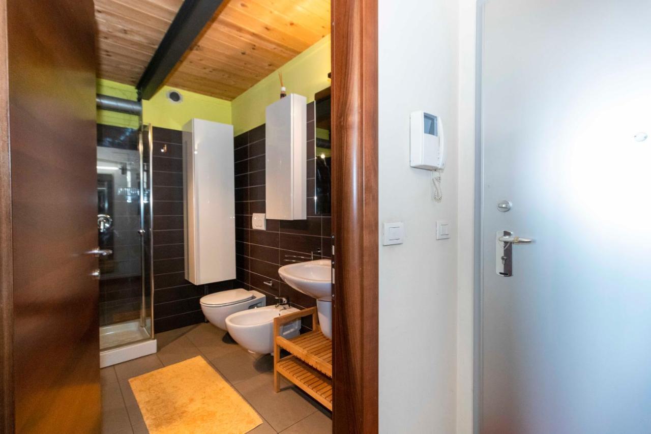 Dora Riverside Modern Apartment With Private Parking Торино Екстериор снимка
