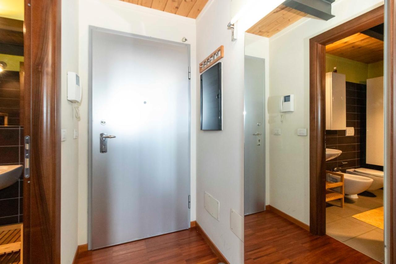 Dora Riverside Modern Apartment With Private Parking Торино Екстериор снимка