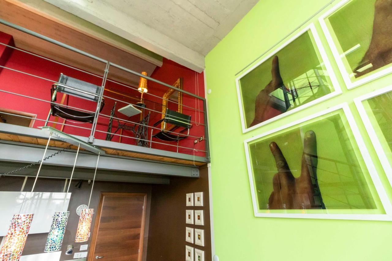 Dora Riverside Modern Apartment With Private Parking Торино Екстериор снимка